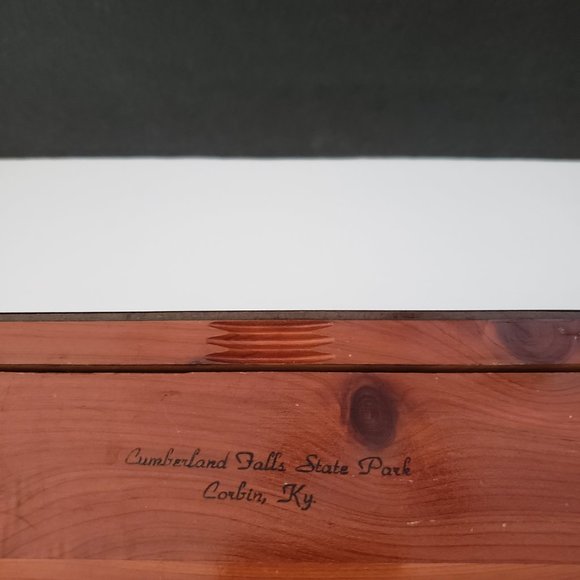 (2/$15) Vintage Cedar Box - Picture 8 of 9